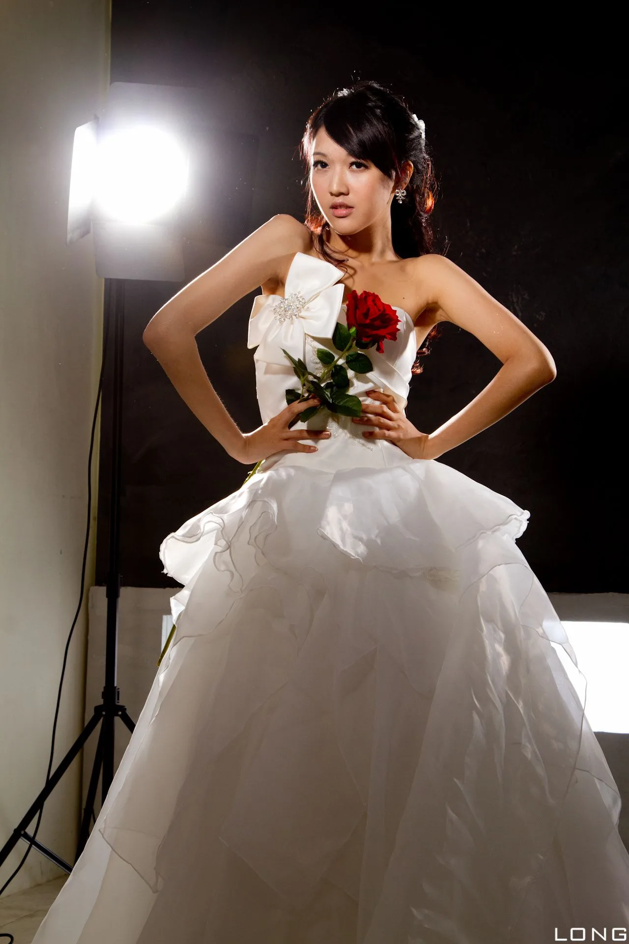 [Chương bổ sung BEAUTYLEG] Buổi chụp ảnh tại studio với bộ váy cưới màu trắng của Jill (Weiting) - 16