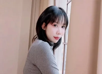 Em gái xinh lồn múp đi thuê nhà địt nhau luôn với chủ