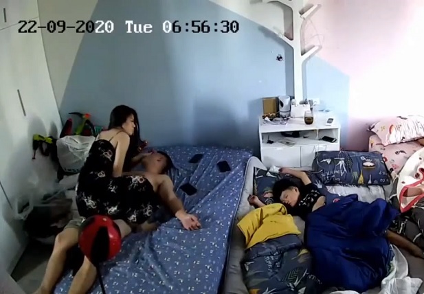 Vợ chồng tranh thủ. - Clip Hot Việt