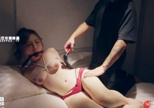 Cô gái xinh đẹp làm đêm bị tên biến thái cưỡng hiếp